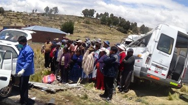 Confirman 5 muertos deja accidente de tránsito en vía Puno - Desaguadero