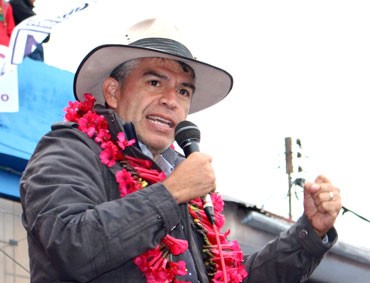 Guzmán ofrece programas sociales para la juventud en Puno