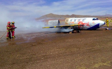 Juliaca: Realizan simulacro de incendio de avión en aeropuerto 