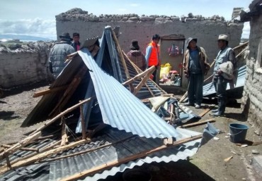 Fuertes vientos dejaron sin techos varias viviendas en Yunguyo