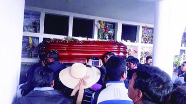 Promotor musical asesinado fue enterrado en Puno
