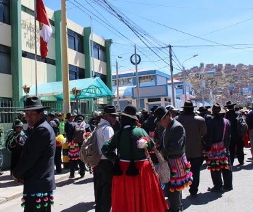 Collavinos volvieron  a protestar en Puno