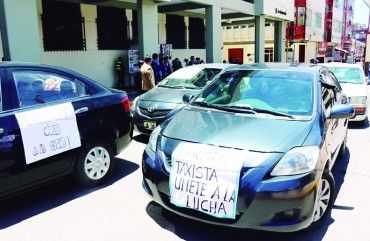 Taxistas informales  critican a formales