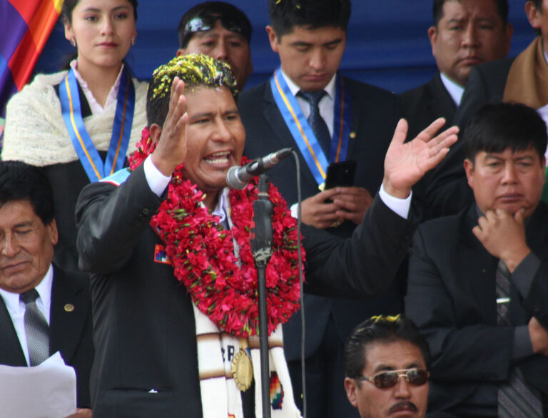 Aduviri: “Llevaremos hospitales móviles a los campos de la región”