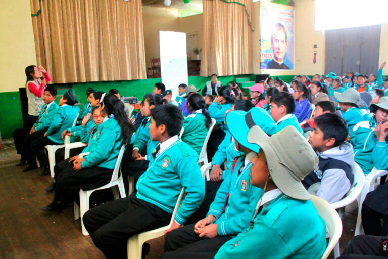 Avance curricular es  inferior en zona rural