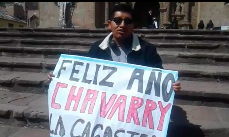El puneño que decidió protestar contra Chávarry