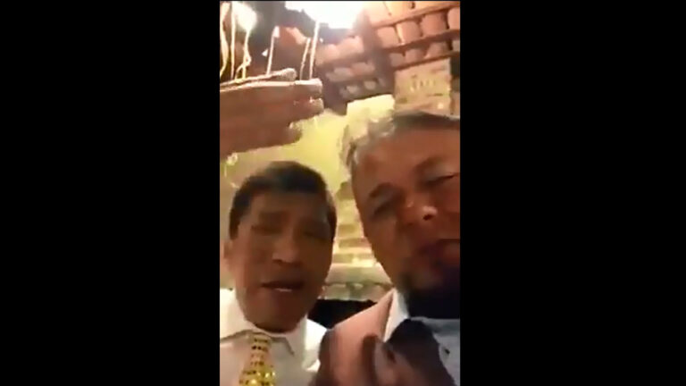 Mamani se burla de tocamientos a aeromoza (Video)