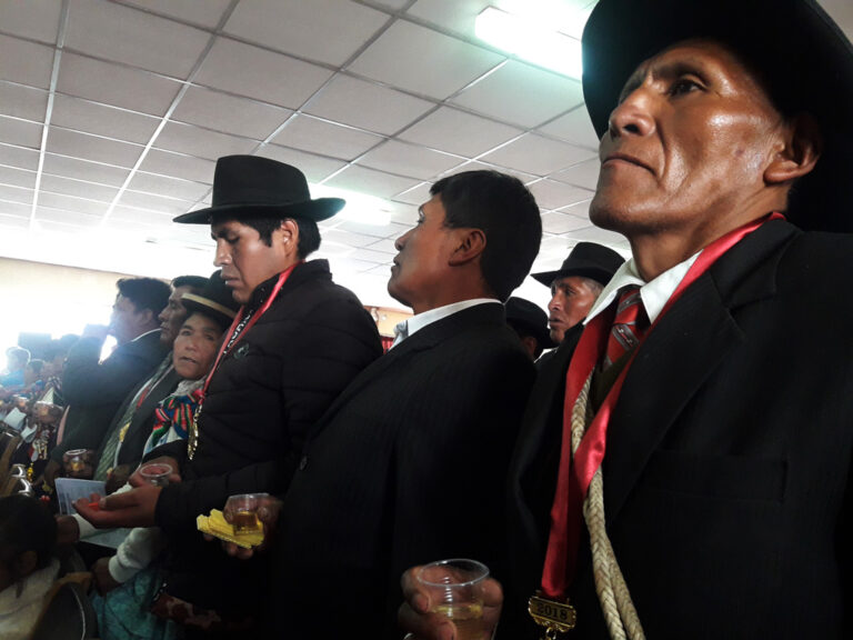 Azangarinos con  nuevos funcionarios