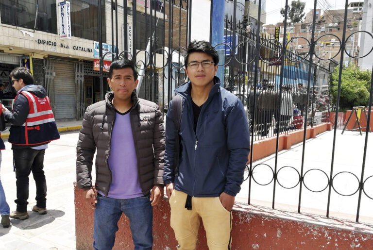 Protestan por pago de remuneraciones