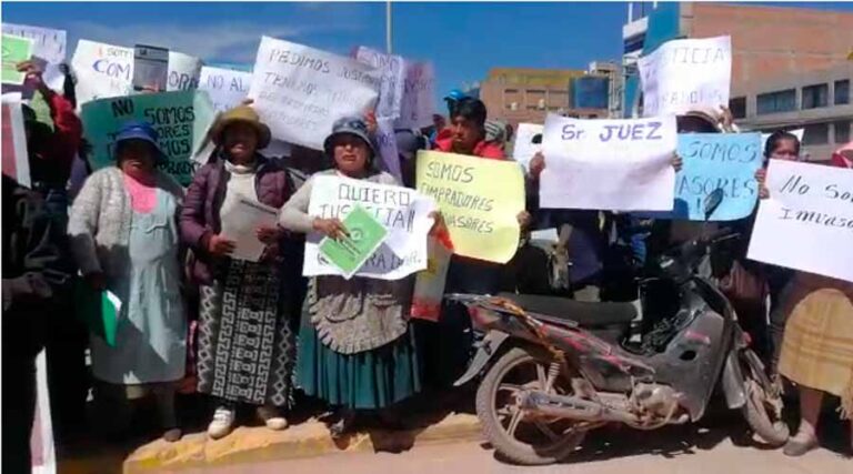 Vecinos protestan por resolución de desalojo