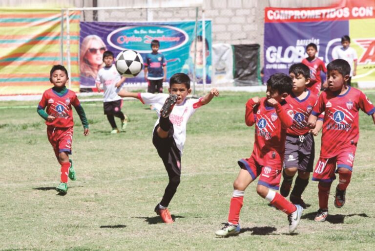 Emoción y goles (FOTOS)