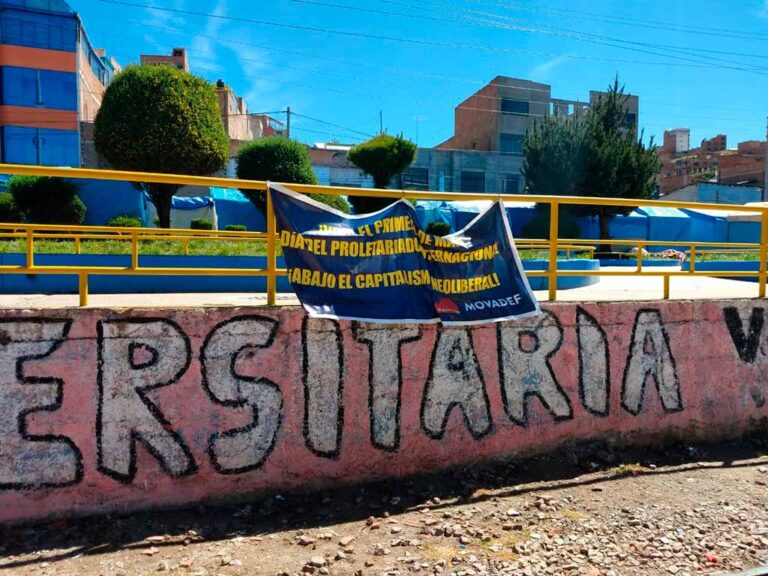 Retiraron bambalina alusiva al Movadef