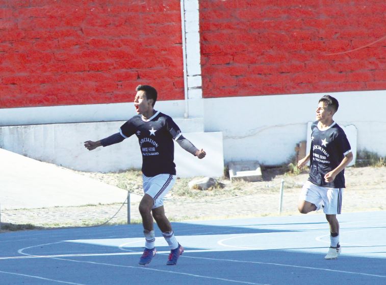 White Star celebra su clasificación