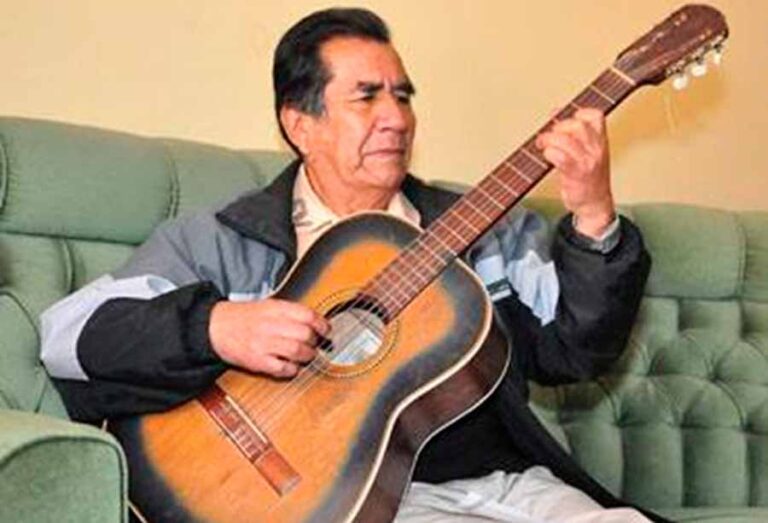 Alistan homenaje a cantautor, compositor y escritor puneño Raúl Castillo