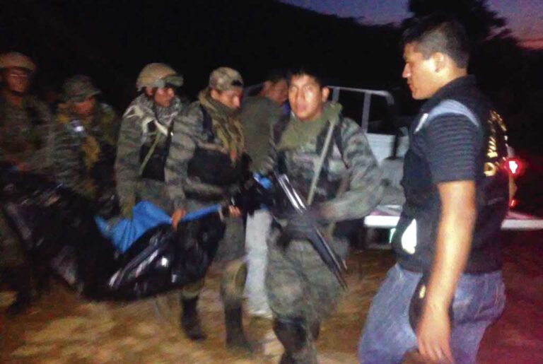 Puno: Tres heridos dejó enfrentamiento entre la policía y pobladores