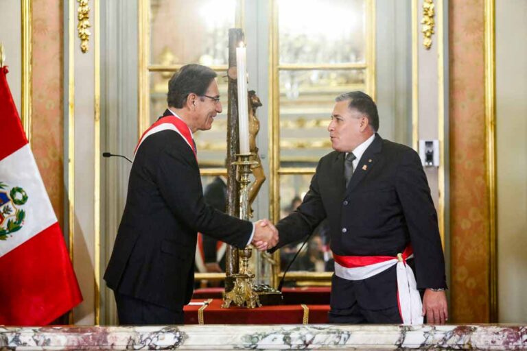 Jorge Moscoso Flores juramentó como Ministro de Defensa