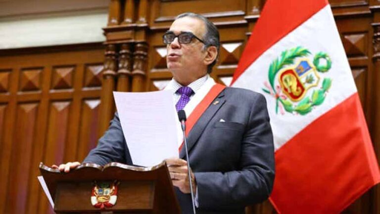Pedro Olaechea pide que se oficialice elección de nuevo magistrado del TC