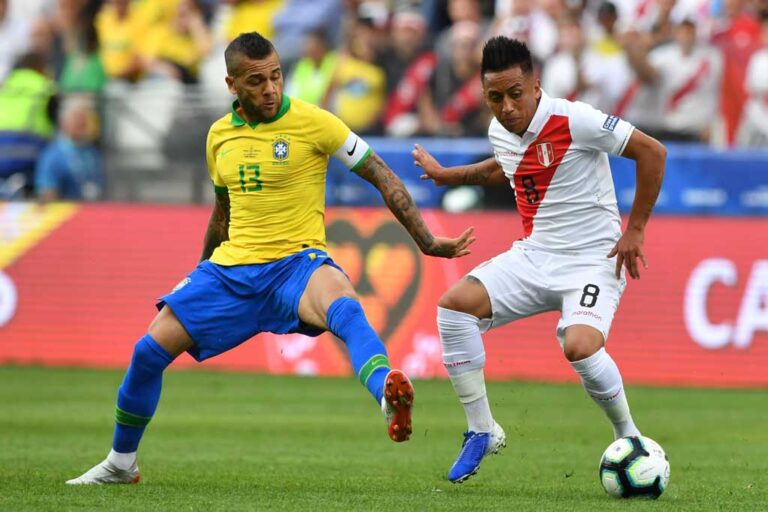 Perú y Brasil disputan hoy la Copa
