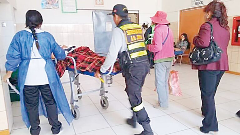 Niña cae de cara de segundo piso