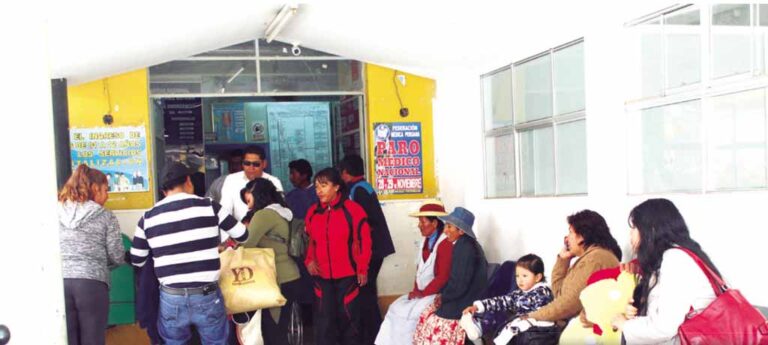 Priorizan atención de pacientes en protesta