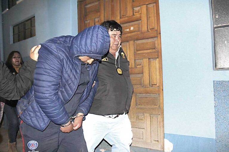 Mafias en la UNA al descubierto
