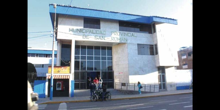 Investigan anomalía en área tributaria de la Municipalidad de San Román