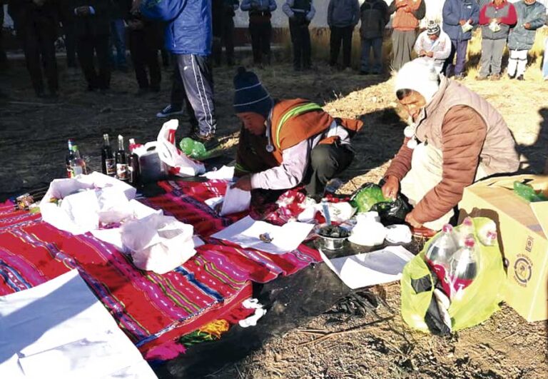 Puno: Reos realizaron ofrenda a la Pachamama
