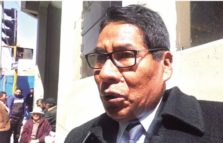 Hacían festín con destaques en UGEL
