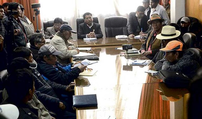 Puno: Dirigentes y Gobernador regional acordaron no ceder agua a otras regiones