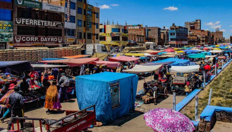 Comerciantes toman el parque ‘Los Kollas’