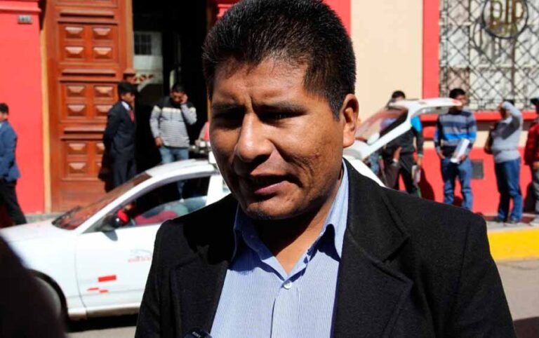 Puno: Suspensión de Aduviri otra vez en el Consejo