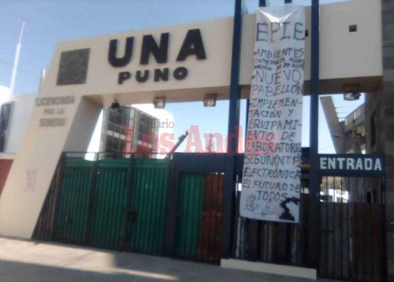 Vicerrector de la UNA Puno advierte que estudiantes pueden ser expulsados si continúan  tomas de local