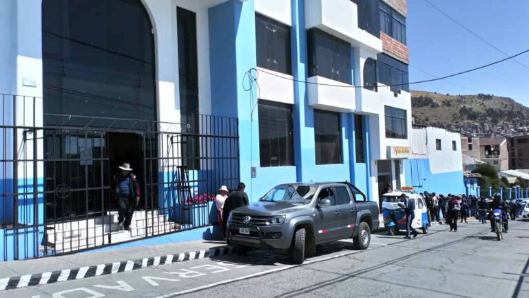 Puno: Mafias continúan operando en la Dirección Regional de Transportes