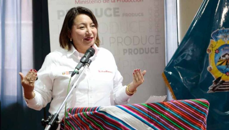 Ministra de Producción pidió calma a la población durante su visita a Juliaca