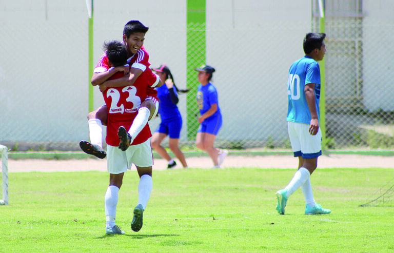 Abrazan las semifinales