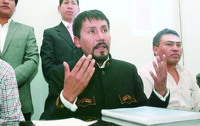 Cáceres cambiaría a gerentes regionales