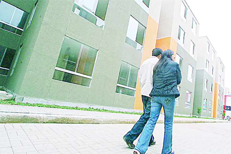 290 se registran para bonos de Renta Joven