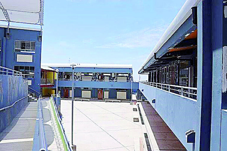 Faltan más de quince colegios para Cayma