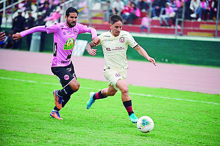 Los cremas siguen arriba