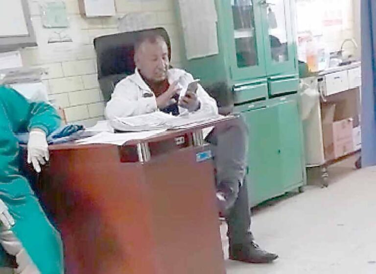 Médicos no atienden en hospital de Juliaca