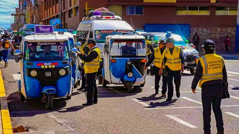 Burocracia municipal afecta a mototaxistas