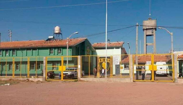 Personal de seguridad halló celular en el Penal de Juliaca