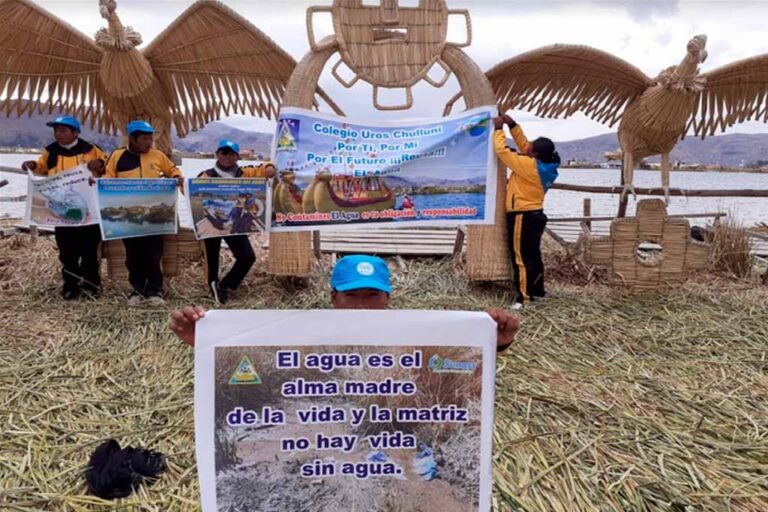 Niños promueven el cuidado del Titicaca