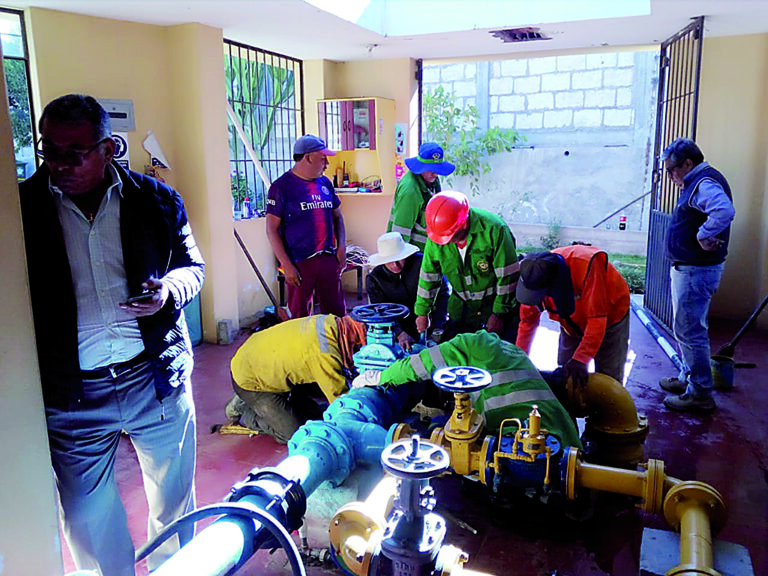 15 mil consumen agua contaminada