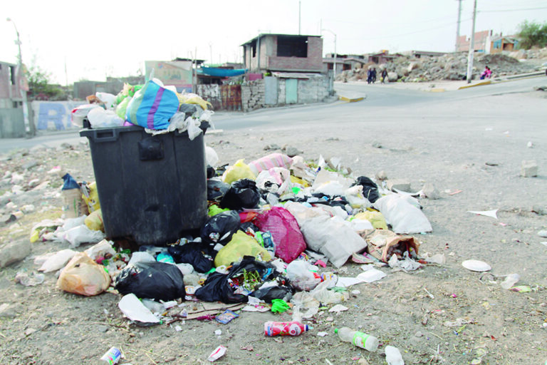 No recogen basura en camposanto