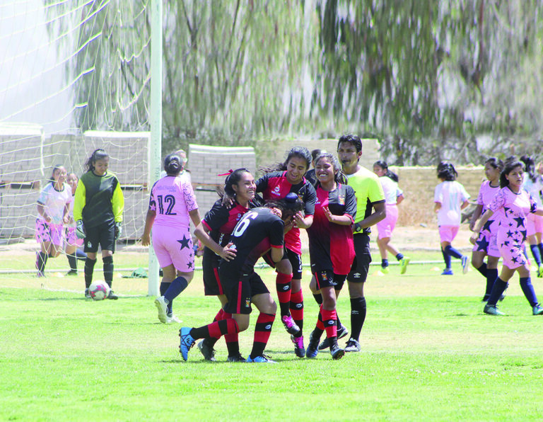 Rugido femenino