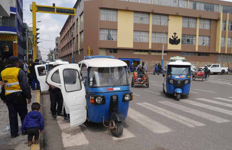300 mototaxistas fueron denunciados