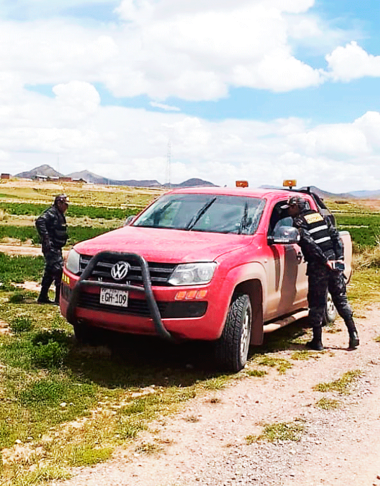 Abandonan vehículo  de Gobierno Regional