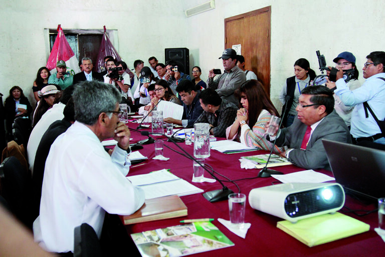 Consejeros viajan sin aprobación del pleno