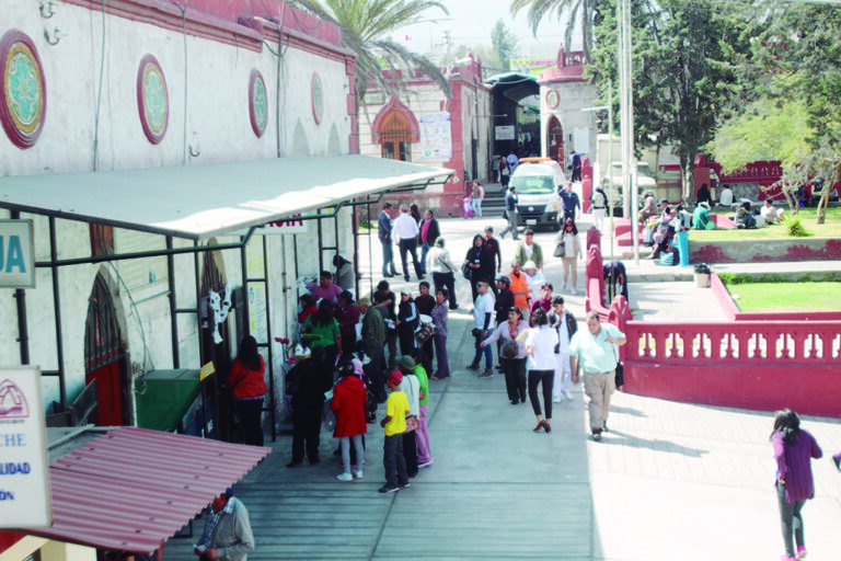 Anuncian protestas por retrasos en Goyeneche